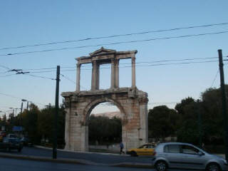 Hadrians_Arch_at_sunset_Athens