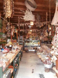 Honey_and_herbs_-_Apeiranthos_Naxos