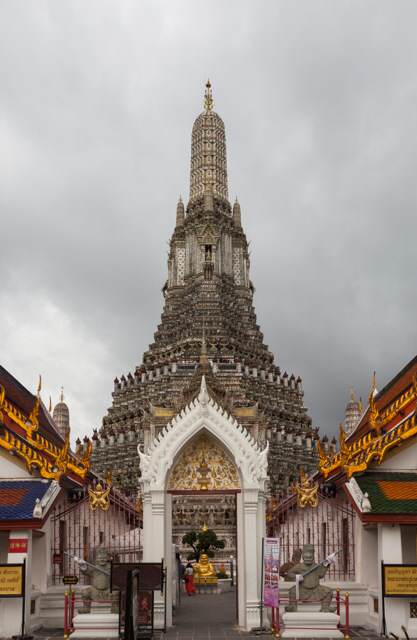 Templo_Wat_Arun,_Bangkok,_Tailandia,_2013-08-22,_DD_28